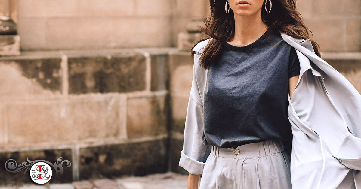 What Should Women Wear With Grey Pants - Casual Event